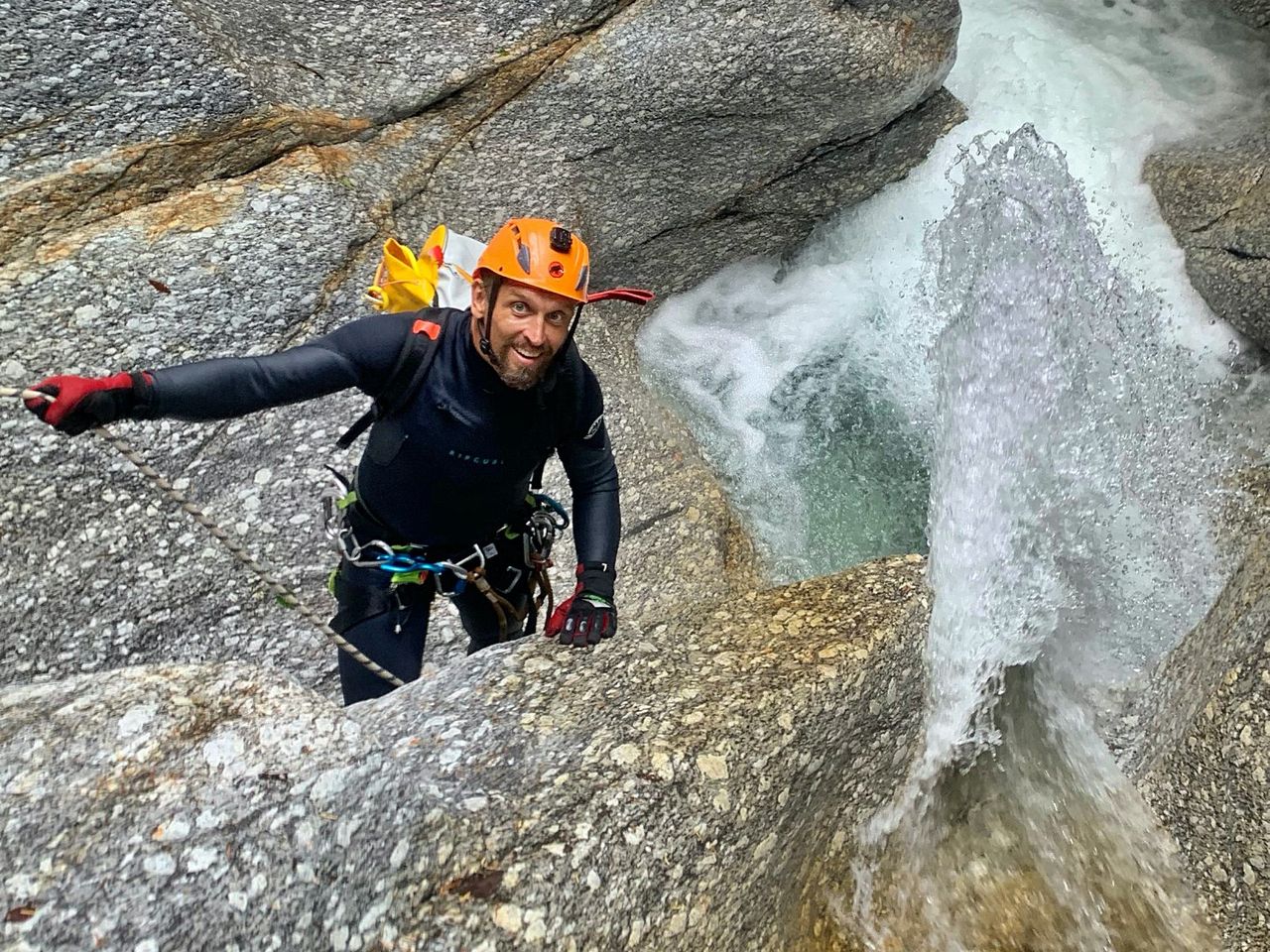 Pontirone Schlucht Canyoning 3 Stunden für Fortgeschrittene