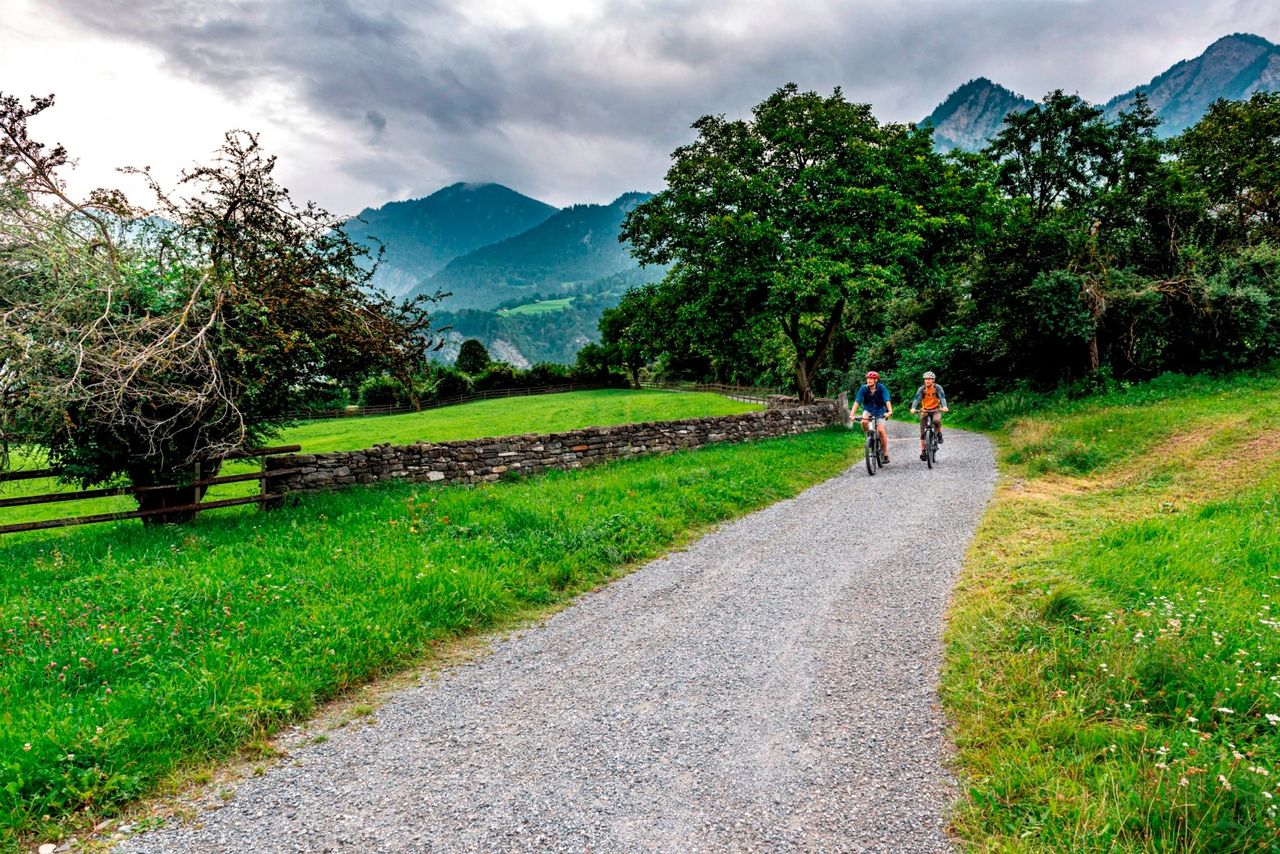 Self-guided bike or e-bike tour from Chur incl. lunch in three restaurants