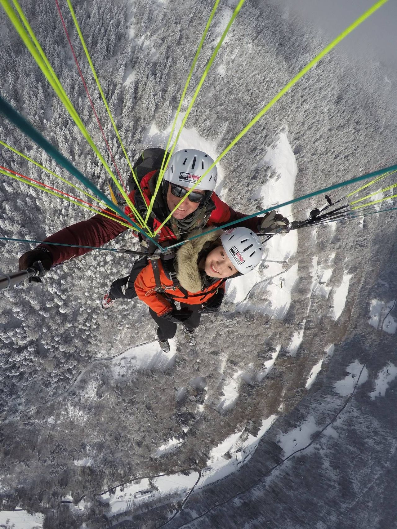 Beatenberg Gleitschirmfliegen Tandem im Winter ab Interlaken