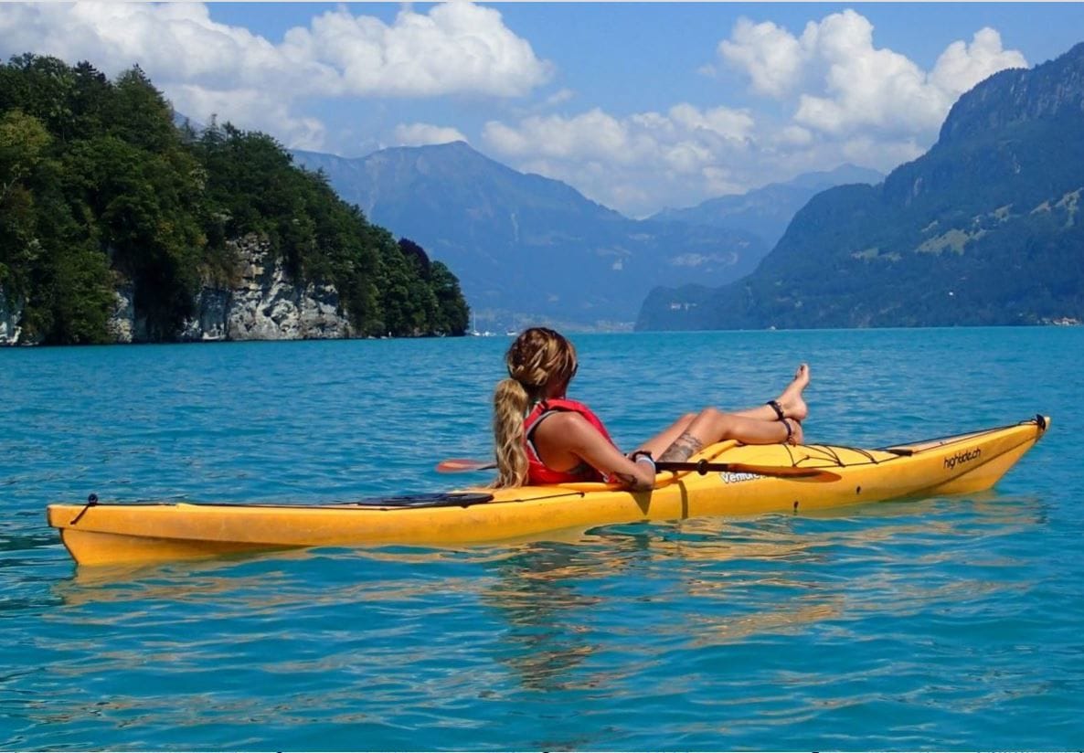 Kajak Tour im Sommer auf dem Brienzersee