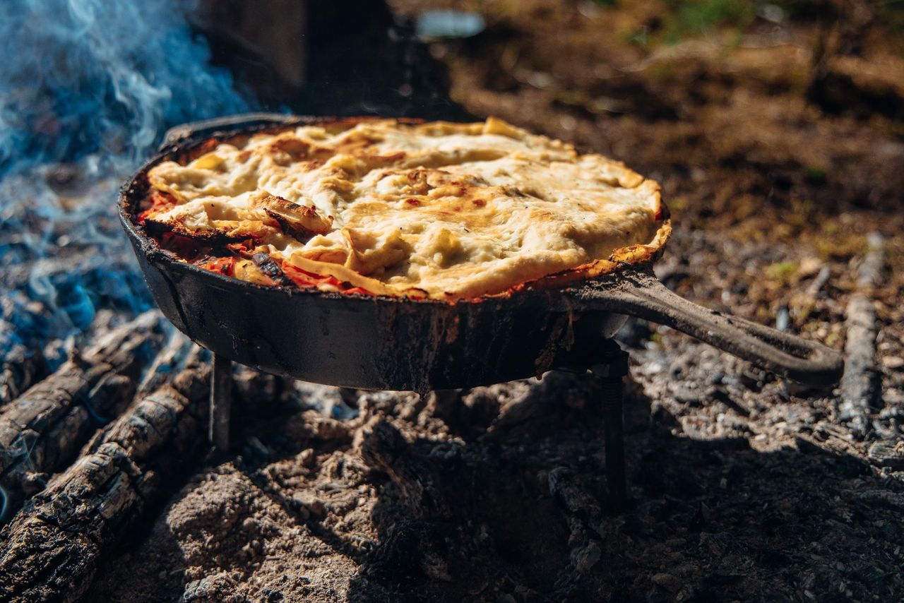 "Feuerküche" kochen über dem Feuer privat