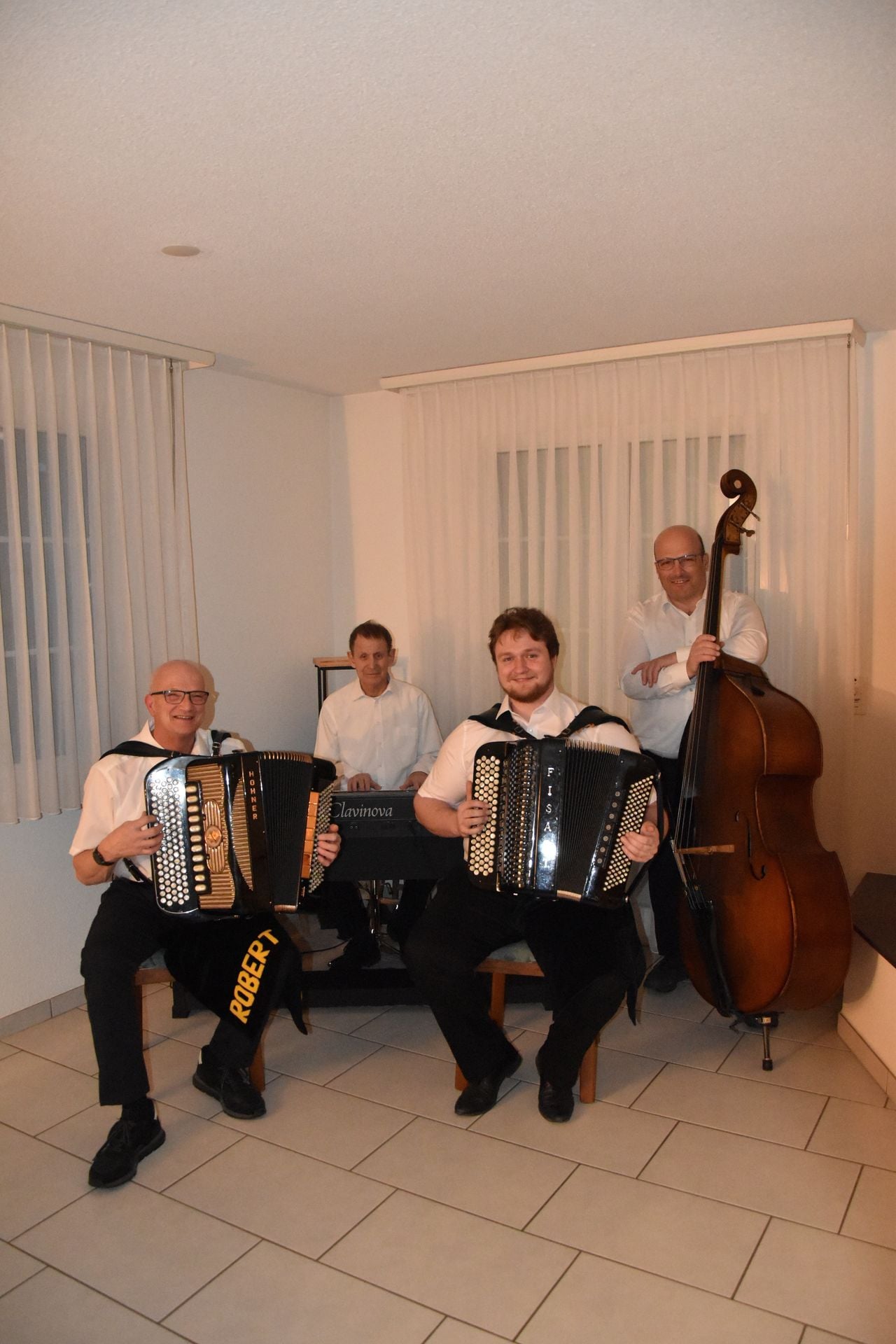 Lake promenade concert with HD Suter-Gambirasio