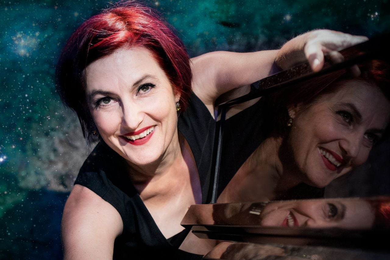 Lichtjahre - Esther Hasler 20th anniversary solo theatre
