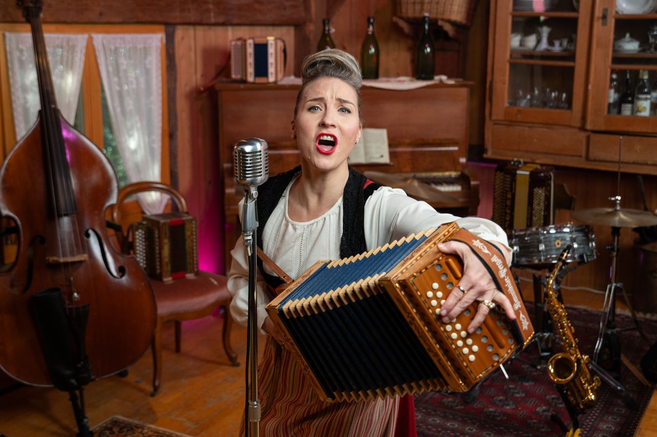 Yodelling concert at the Goetheanum with Miss Helvetia