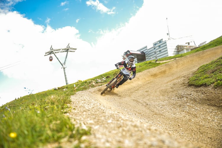 Bikepark Jumps und Bumps mit Epic