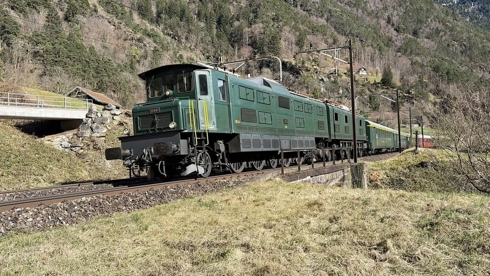 Rundfahrt mit der Ae 8/14 11801