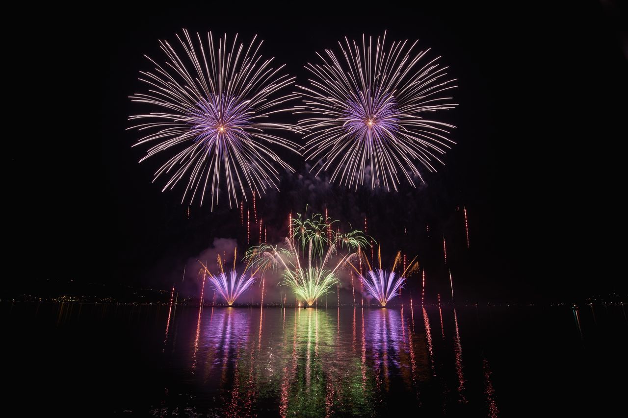 Fireworks cruise for the Rapperswil lakeside festival