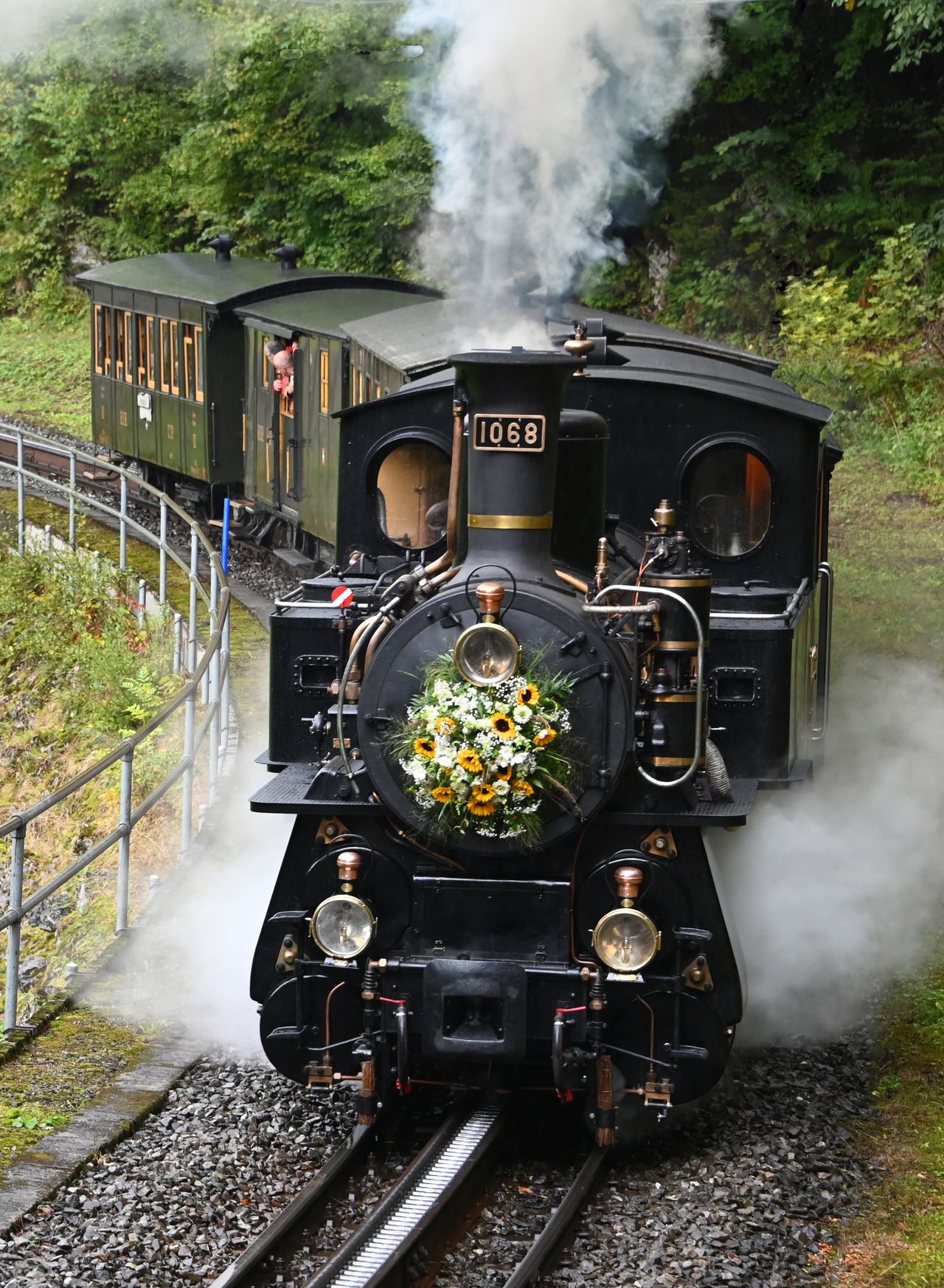 Dampffahrt Interlaken-Meiringen-Brünig-Giswil und Zurück