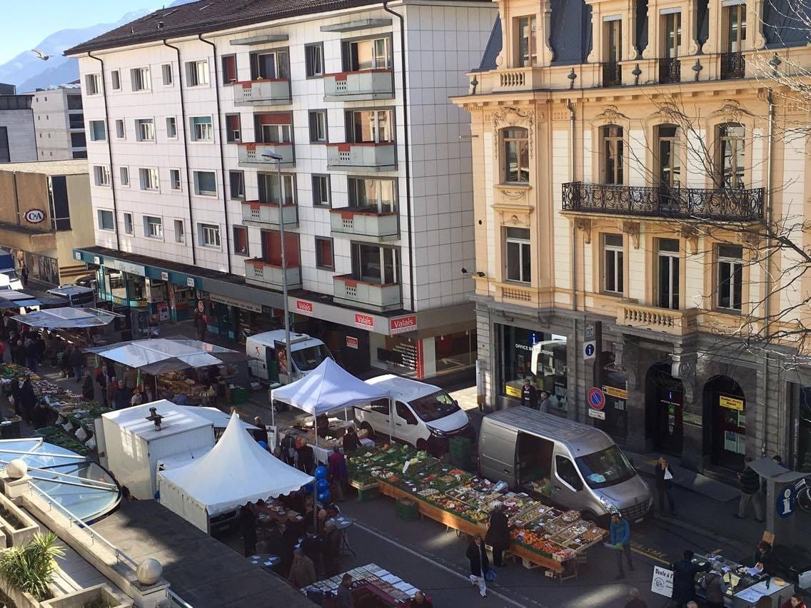 Marché Hebdomadaire du jeudi matin [English]
