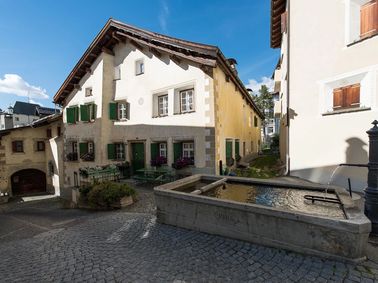 Historical village tour of Pontresina