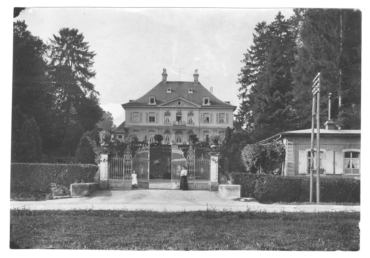 Poster exhibition "Yesterday and today - 250 years of Schloss Ebenrain Sissach"