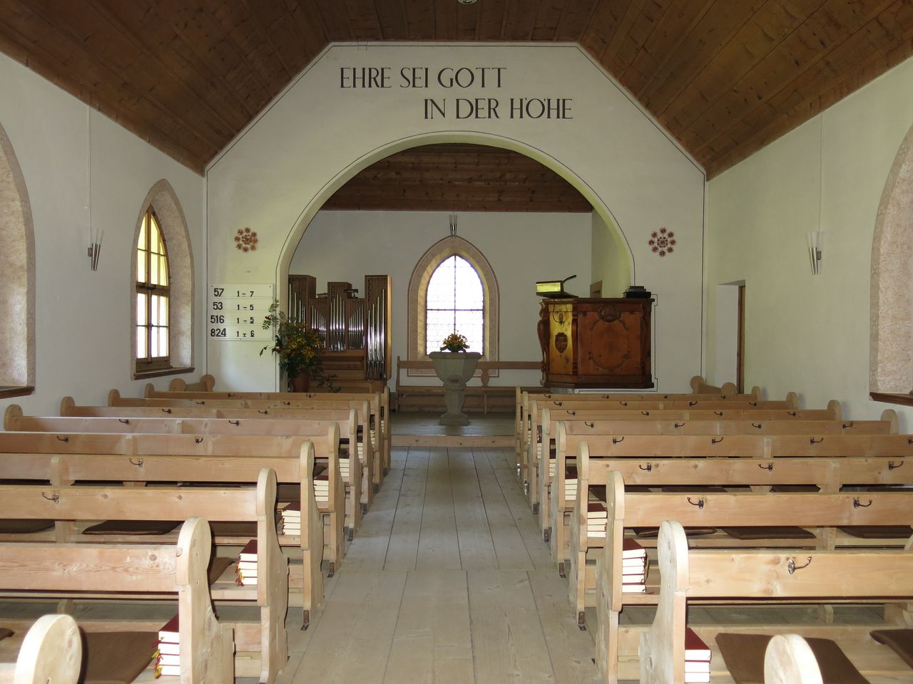 Service in Schwenden Chapel