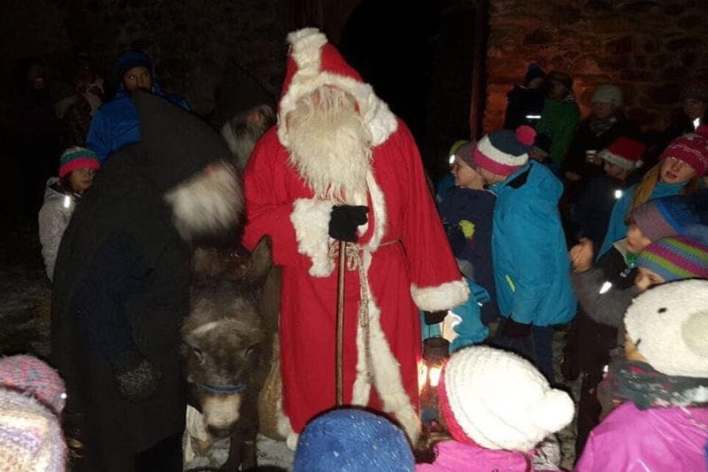 Samichlaus auf Burg Castels Putz