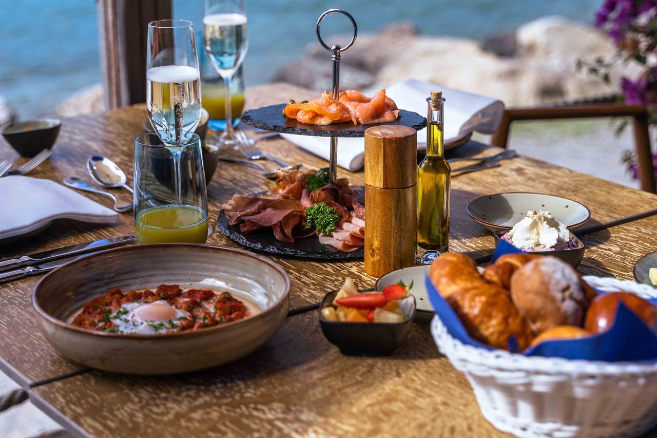 Sunday brunch at Lake Side