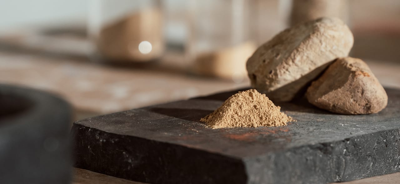 The Secret of Pigment Extraction, a lecture by Stephanie Berger