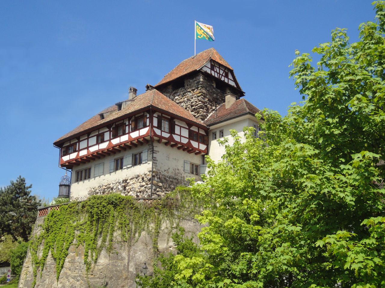 Live and let live in the Middle Ages