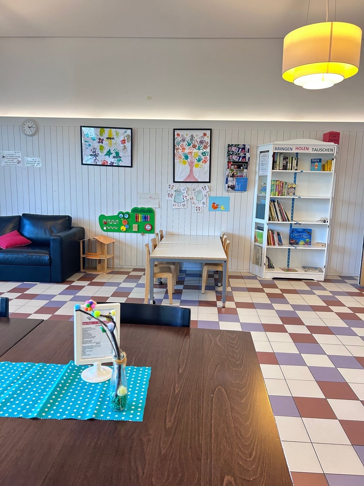 Familien-Café mit Spielecke im Zentrum ELCH Frieden