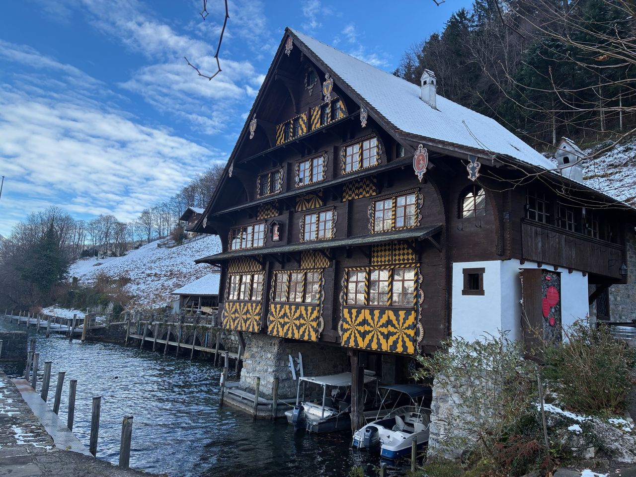 Samichlaus mountain hike on the Waldstätterweg and boat trip with a surprise
