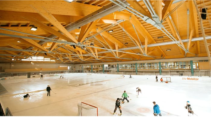 Public ice skating at sports center Lenzerheide