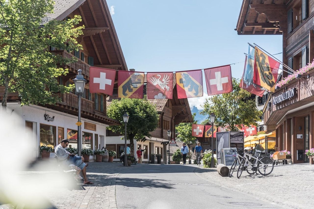 Guided village-tour of Gstaad