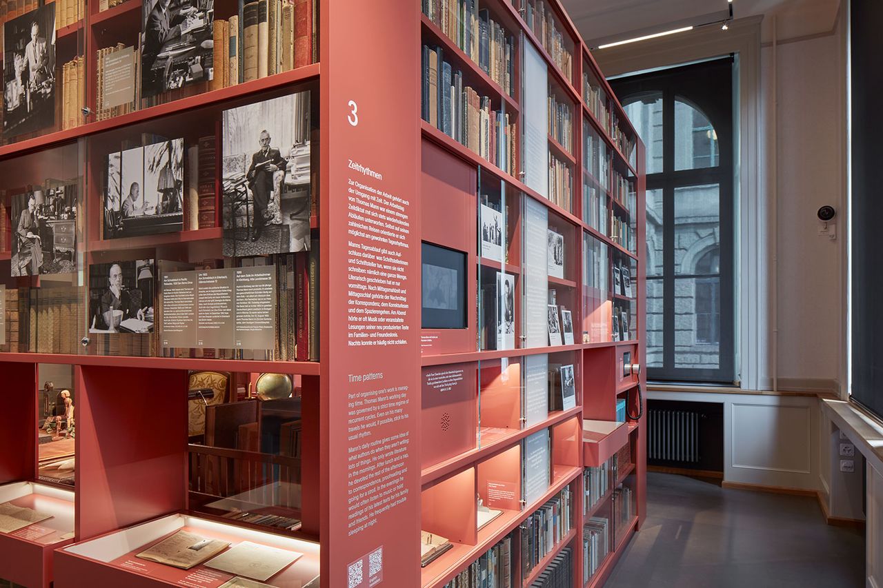 The Furnishings of a Writer. Thomas Mann and his study