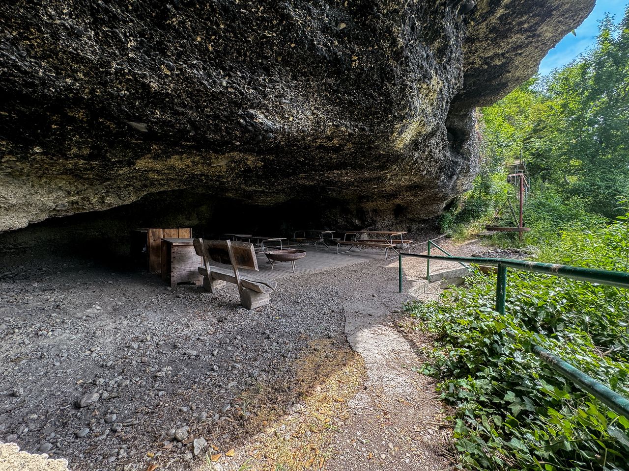 Place de grillade Höhle Winterlislöchli