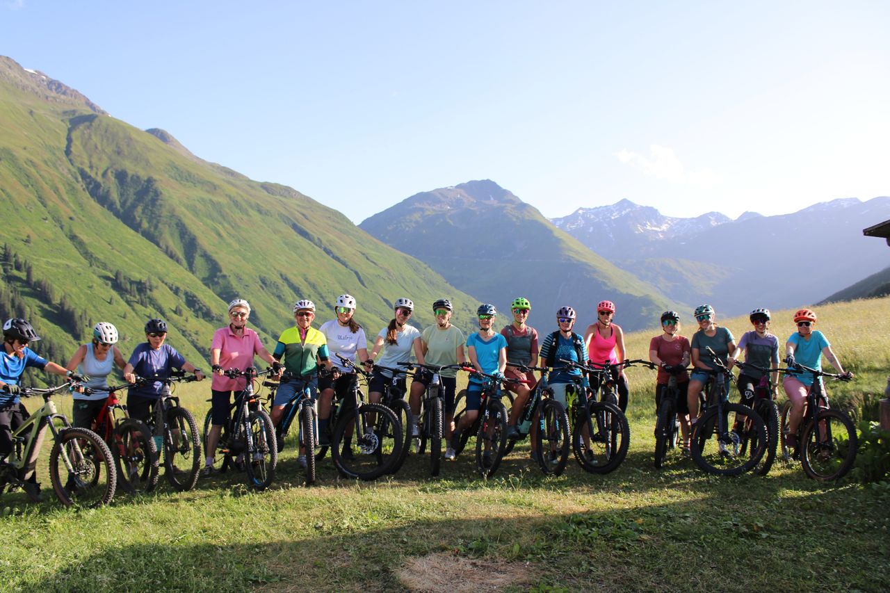 Ciclistas am Mittwoch, relaxed bike ride with technical tips